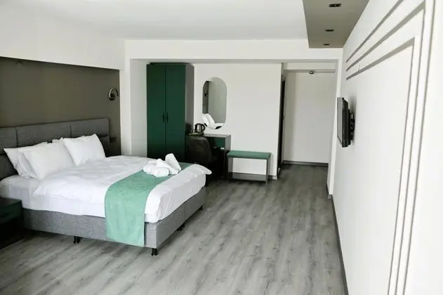 Deluxe Oda, Kısmi Deniz Manzaralı, Balkonlu