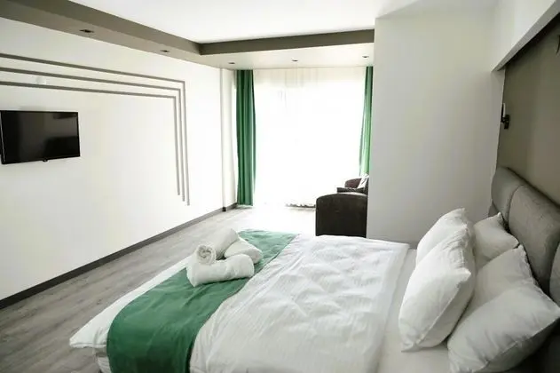 Deluxe Oda, Kısmi Deniz Manzaralı, Balkonlu