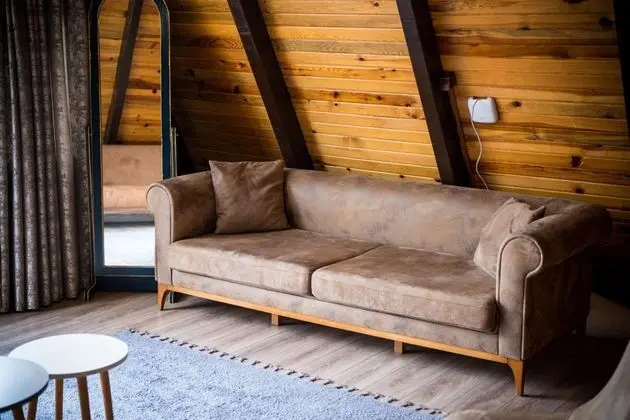 Standart Bungalow, Doğa Manzaralı, Şömineli ve Balkonlu