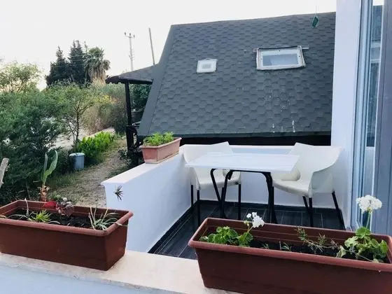 Ekonomik Apart Oda, Bahçe Manzaralı, Balkonlu