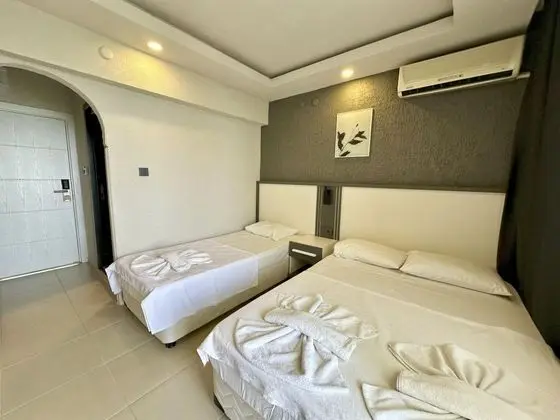 Triple, Deniz Manzaralı