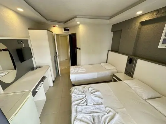 Triple, Deniz Manzaralı