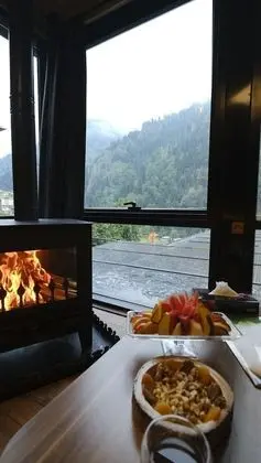 Corner Suite with Jacuzzi and Fireplace