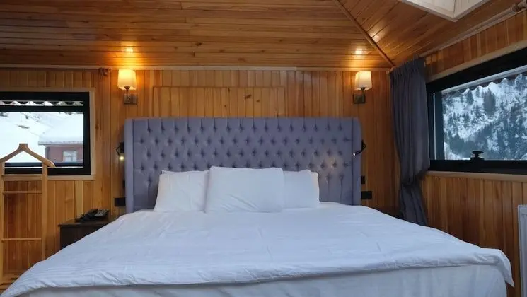 Junior Suite, Fireplace, Waterfall View, Jakuzi
