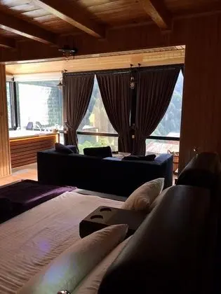 Royal Suite, Fireplace, Waterfall View, Jakuzi