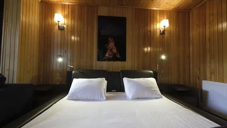 Royal Suite, Fireplace, Waterfall View, Jakuzi