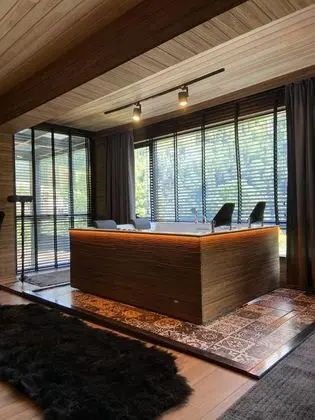 King Suite, Şelale Manzaralı, Şömineli ve Jakuzili