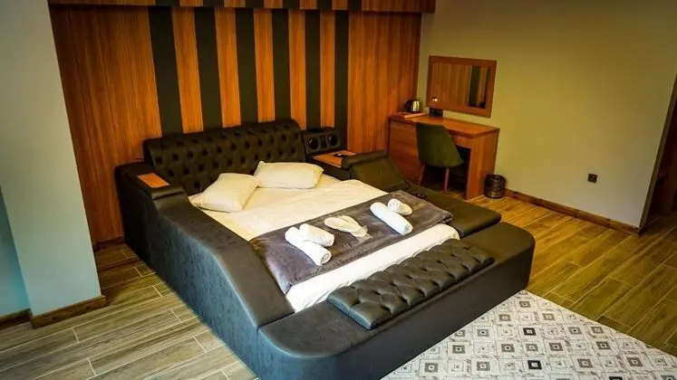 Deluxe Suit, Doğa Manzaralı, Şömineli ve Jakuzili