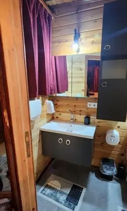 Jakuzili Şömineli Bungalow, Şelale Manzaralı, Şömineli ve Jakuzili
