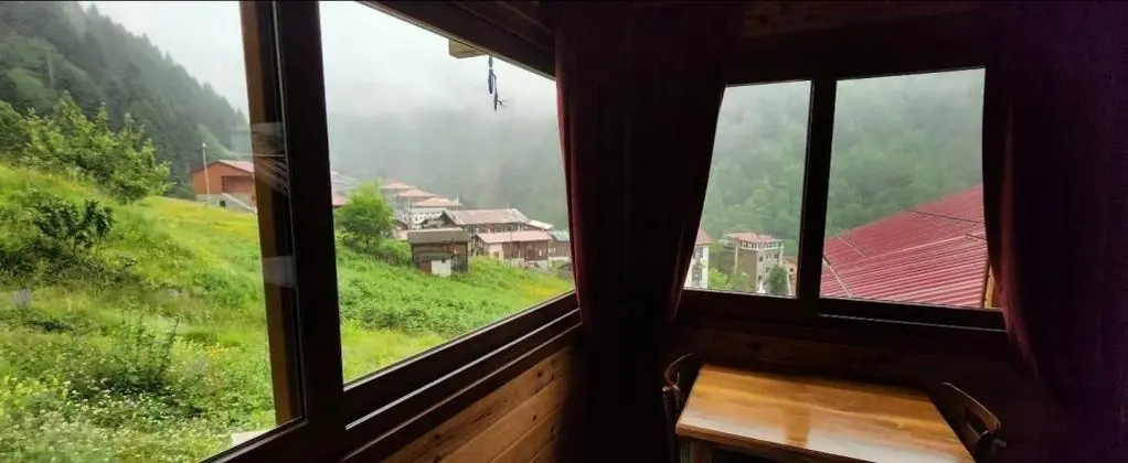 Jakuzili Şömineli Bungalow, Şelale Manzaralı, Şömineli ve Jakuzili