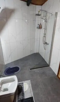 Jakuzili Şömineli Bungalow, Şelale Manzaralı, Şömineli ve Jakuzili