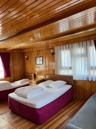 Çift Kişilik, Dağ Manzaralı