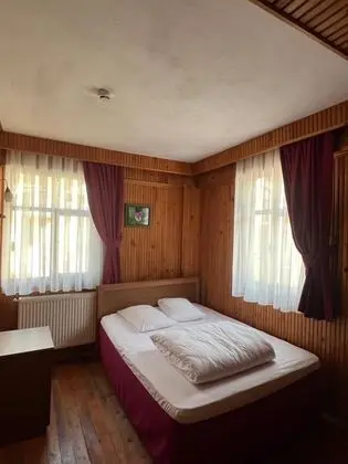 Çift Kişilik, Dağ Manzaralı