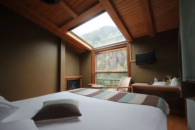 Honeymoon Tek Büyük Yataklı Oda