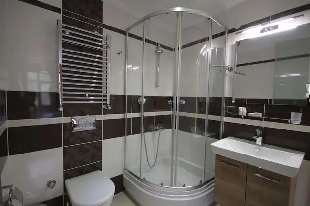 Honeymoon Tek Büyük Yataklı Oda