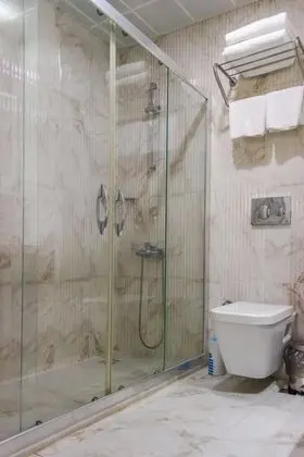 Çift Kişilik, Şehir Manzaralı
