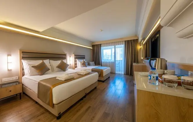 https://images.etstur.com/imgproxy/resize/2560x1440/files/images/hotelImages/etsrooms/507731/Aydinbey_King_s_Palace___Spa_20250327120018_5.jpg
