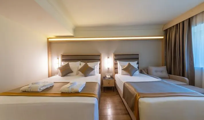 https://images.etstur.com/imgproxy/resize/2560x1440/files/images/hotelImages/etsrooms/507731/Aydinbey_King_s_Palace___Spa_20250327120018_6.jpg
