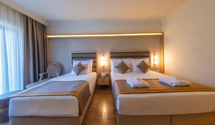 https://images.etstur.com/imgproxy/resize/2560x1440/files/images/hotelImages/etsrooms/507731/Aydinbey_King_s_Palace___Spa_20250327120018_7.jpg