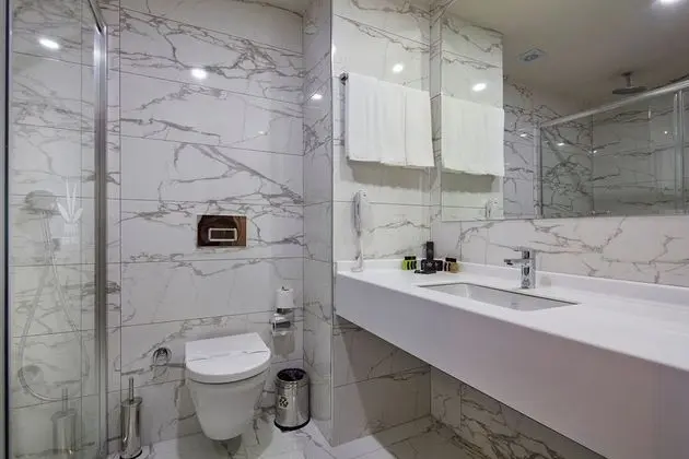 Kara Manzaralı Standard Oda
