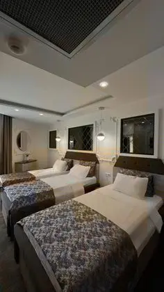 Triple, Şehir Manzaralı