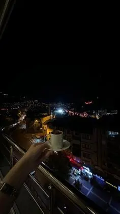 Triple, Şehir Manzaralı