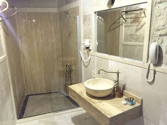 Double Stone Room