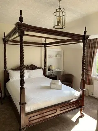 Deluxe Tek Büyük Yataklı Oda (Four Poster)