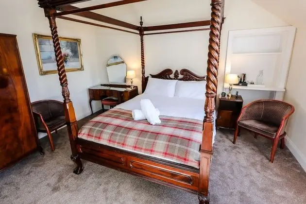 Deluxe Tek Büyük Yataklı Oda (Four Poster)