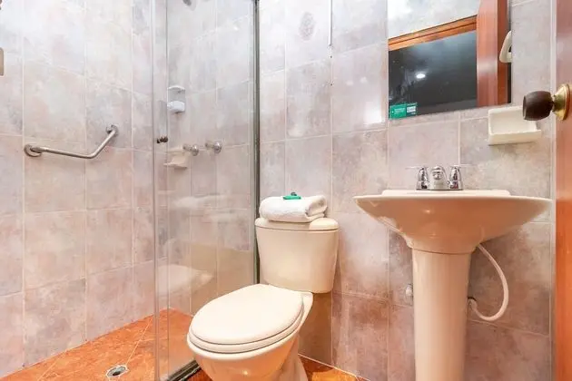 Dört Kişilik Oda, 2 Çift Kişilik Yatak, Sigara İçilmez