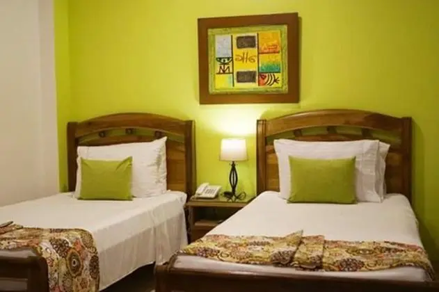 Üç Kişilik Oda, 3 Tek Kişilik Yatak, Sigara İçilmez