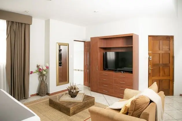 Senior Tek Büyük Yataklı Oda