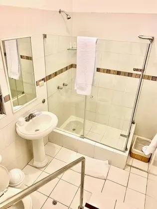 Senior Tek Büyük Yataklı Oda