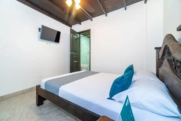 Standard Tek Büyük Yataklı Oda