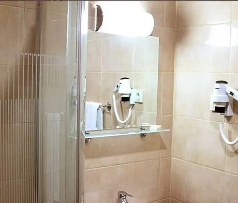 Twin, Şehir Manzaralı