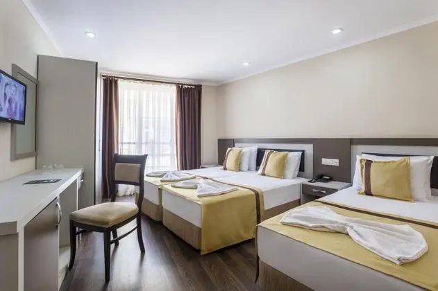 https://images.odamax.com/img/1024x768/odamax/image/upload/Ayhan_Hotel_202604141541297_ATRIPLE_min.jpg