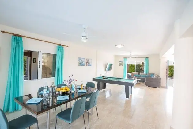 Villa, 4 Yatak Odası, Balkon