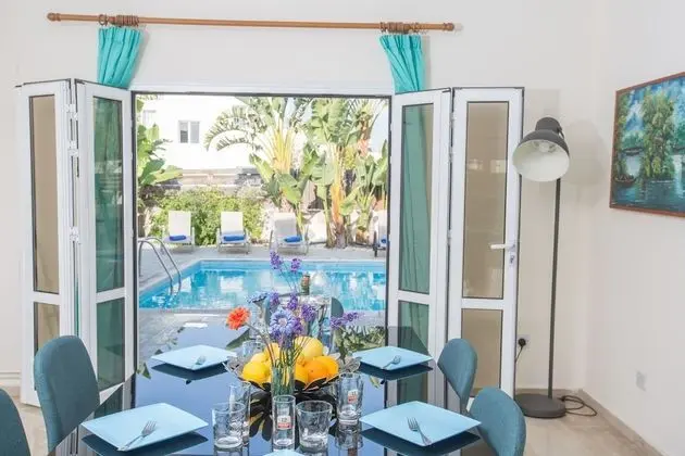 Villa, 4 Yatak Odası, Balkon