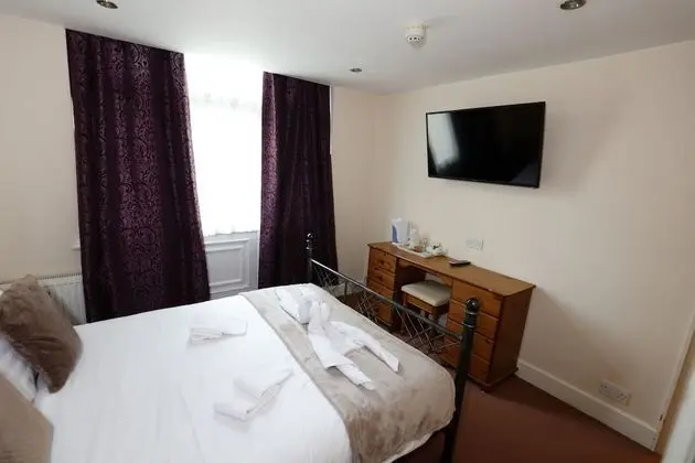 Standard Tek Büyük Yataklı Oda