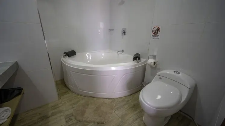 Standard Tek Büyük Yataklı Oda