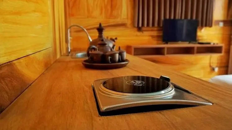 Luxury Executive with Kitchen Set