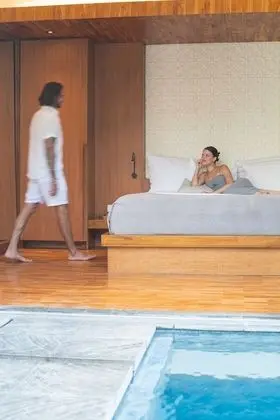 Romantic Villa, 1 Yatak Odası, Kişiye Özel Havuzlu (Floating Bathtub)