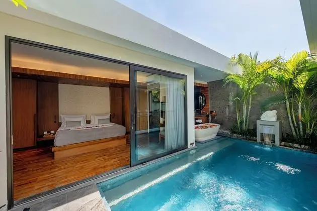 Romantic Villa, 1 Yatak Odası, Kişiye Özel Havuzlu (Floating Bathtub)