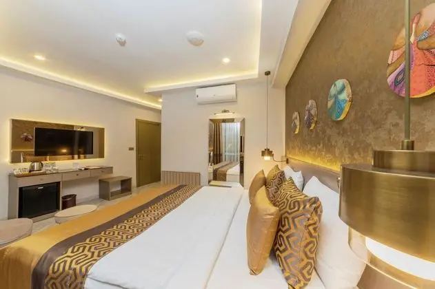 Connection Room, Şehir Manzaralı