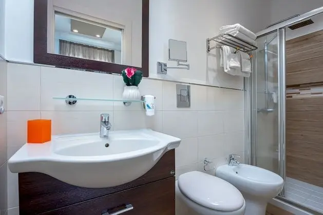 Tek Büyük Yataklı Oda, Balkon