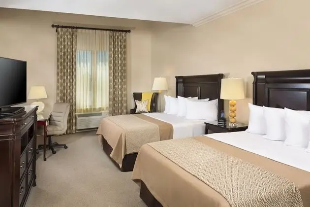 2 Queen Studio Suite