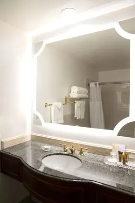 King Junior Suite