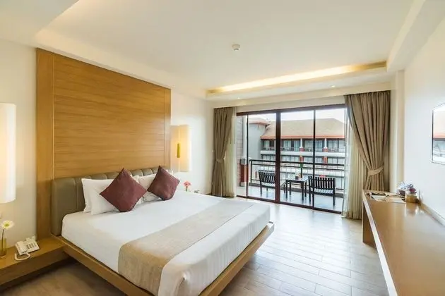 Pool View Deluxe King  - Free Transfer to Hua Hin Beach