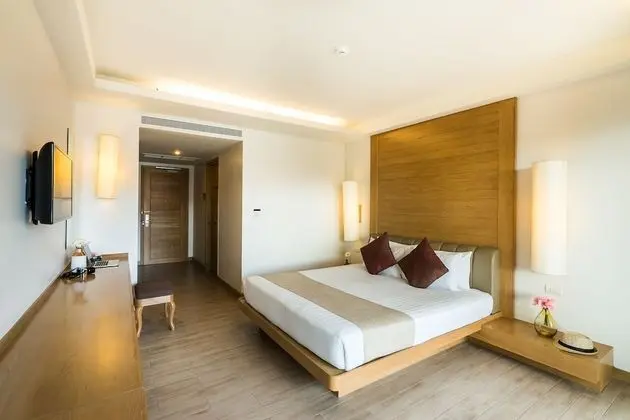 Pool View Deluxe King  - Free Transfer to Hua Hin Beach
