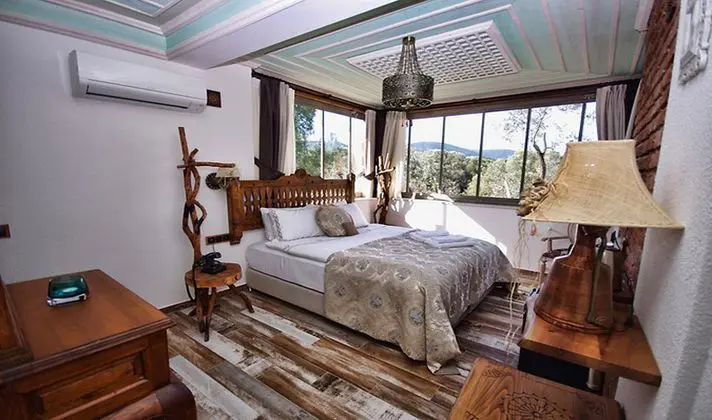 Kısmi Deniz Manzaralı Suit